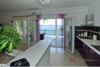 018 2031 138 Marina Apartment house with an open sea view for sale