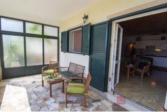 020 2031 139 Ciovo House in the second row to the sea for sale