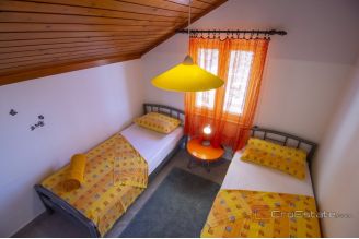 020 2031 139 Ciovo House in the second row to the sea for sale