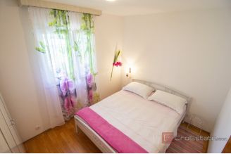 020 2031 139 Ciovo House in the second row to the sea for sale