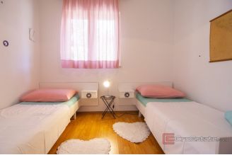 020 2031 139 Ciovo House in the second row to the sea for sale