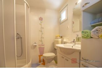 020 2031 139 Ciovo House in the second row to the sea for sale