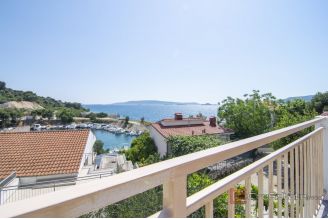 020 2031 139 Ciovo House in the second row to the sea for sale