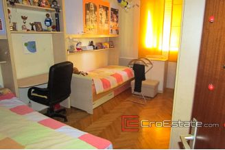 09 4285 30 Split apartment for sale