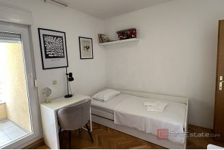 011 2045 39 Split Pazdigrad Two bedroom apartment for rent