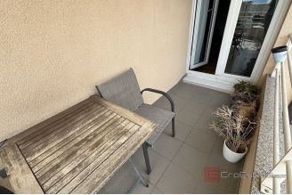 011 2045 39 Split Pazdigrad Two bedroom apartment for rent