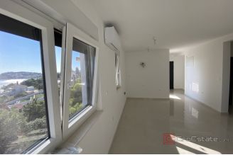 016 2044 31 Marina Apartments in a new building with a sea view for sale