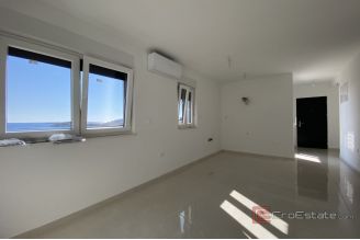 016 2044 31 Marina Apartments in a new building with a sea view for sale