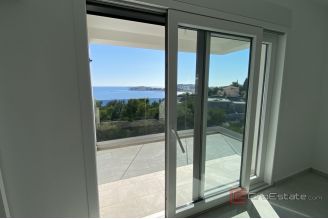 016 2044 31 Marina Apartments in a new building with a sea view for sale