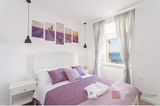 014 2038 86 Makarska Stone house in the first row to the sea for sale