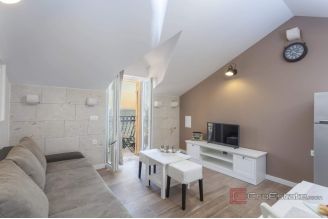 014 2038 86 Makarska Stone house in the first row to the sea for sale