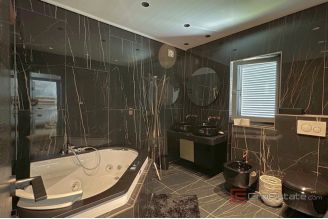 020 2046 30 sibenik luxury villa with pool for sale