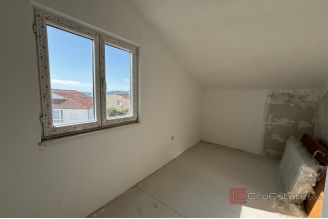 016 2022 422 Trogir Spacious house with a sea view for sale