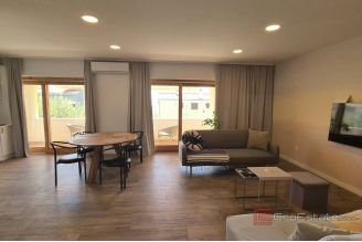 011 2047 25 Makarska Modern apartment with garage for sale