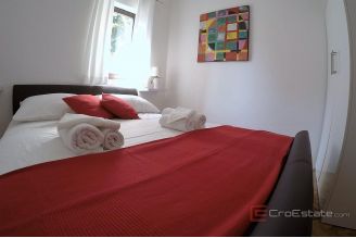 017 2021 393 Omis Apartment house in the first row to the sea sale