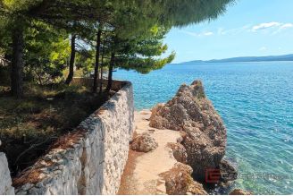 017 2021 393 Omis Apartment house in the first row to the sea sale