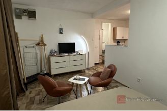 007 2045 41 Split city Newly renovated studio apartment for sale