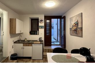 007 2045 41 Split city Newly renovated studio apartment for sale