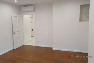 008 2045 43 Zagreb Three bedroom apartment in the city center for sale