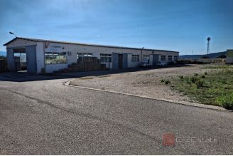 003 2031 143 Kaštela Building land with storage for sale