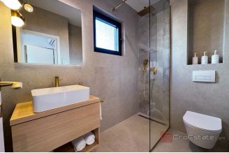 020 2031 144 near split modern villa with pool for sale