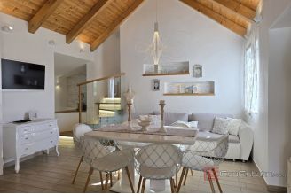 019 2036 112 Trogir Stone house with pool for sale