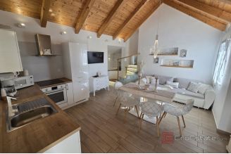 019 2036 112 Trogir Stone house with pool for sale