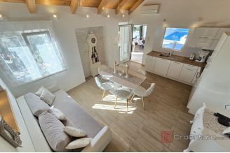 019 2036 112 Trogir Stone house with pool for sale
