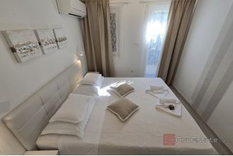 019 2036 112 Trogir Stone house with pool for sale