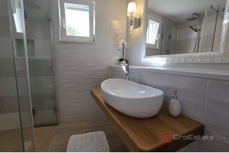 019 2036 112 Trogir Stone house with pool for sale