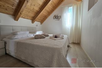 019 2036 112 Trogir Stone house with pool for sale