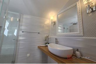 019 2036 112 Trogir Stone house with pool for sale