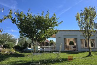019 2036 112 Trogir Stone house with pool for sale