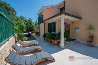 020 2031 147 Family house with an open sea view for sale