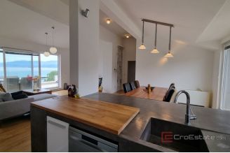 007 2041 85 Island of Brac Apartment house in the second row to the sea for sale