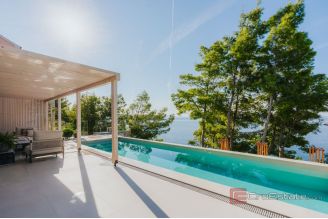 018 2044 33 Korcula Luxury villa in the first row to the sea for sale