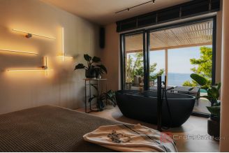 018 2044 33 Korcula Luxury villa in the first row to the sea for sale