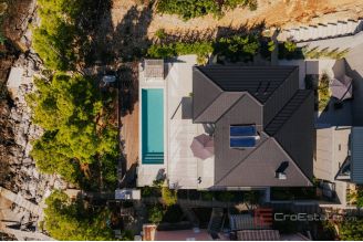 018 2044 33 Korcula Luxury villa in the first row to the sea for sale