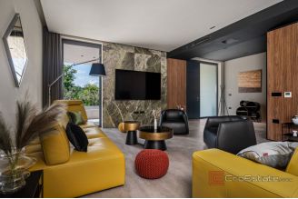 020 5324 30 Umag Luxury villa with pool sale