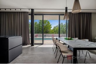 020 5324 30 Umag Luxury villa with pool sale