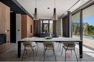 020 5324 30 Umag Luxury villa with pool sale