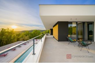 020 5324 30 Umag Luxury villa with pool sale