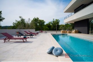 020 5324 30 Umag Luxury villa with pool sale
