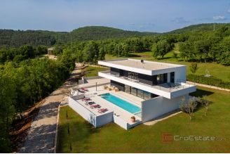 020 5324 30 Umag Luxury villa with pool sale