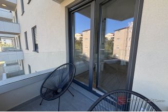 007 2035 177 Split Znjan Modern two bedroom apartment sale
