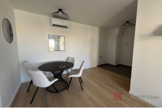 007 2035 177 Split Znjan Modern two bedroom apartment sale