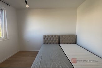 007 2035 177 Split Znjan Modern two bedroom apartment sale
