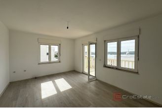 014 2030 82 Ciovo Three bedroom apartment with a sea view for sale