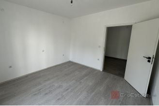 014 2030 82 Ciovo Three bedroom apartment with a sea view for sale