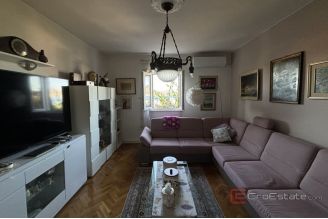 019 2035 178 Ciovo Two bedroom apartment with a sea view for sale